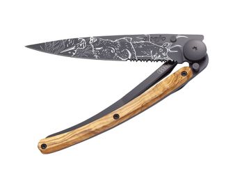 Deejo zavírací nůž Tattoo Serration olive wood Hunting Scene