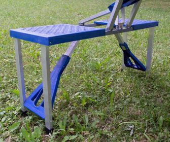 Skládací kempingový stůl s lavičkami, modrý
