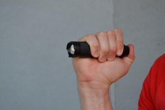 LED vojenská baterka dobíjecí zoom, 13cm
